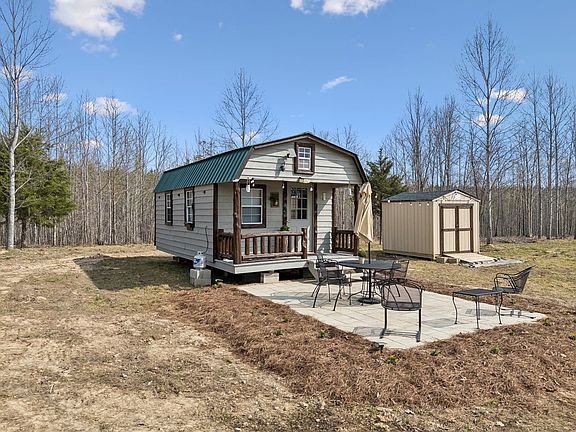 3rd image of 499 Golden View Ln