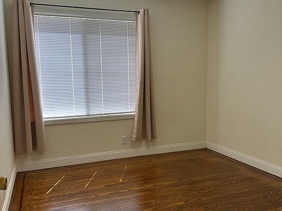 4th image of 3848 Sacramento St #1