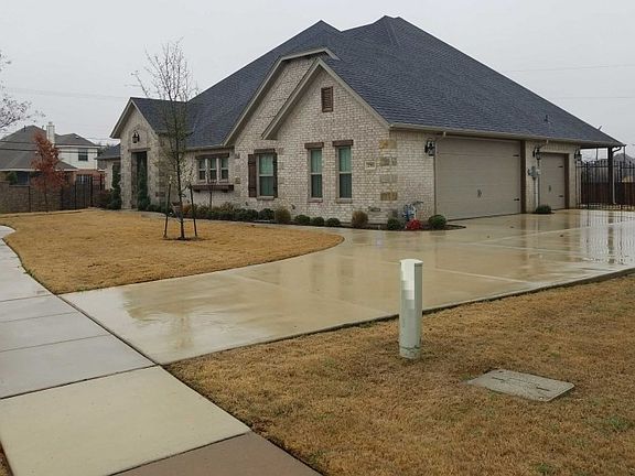 3rd image of 2701 Ursula Ct