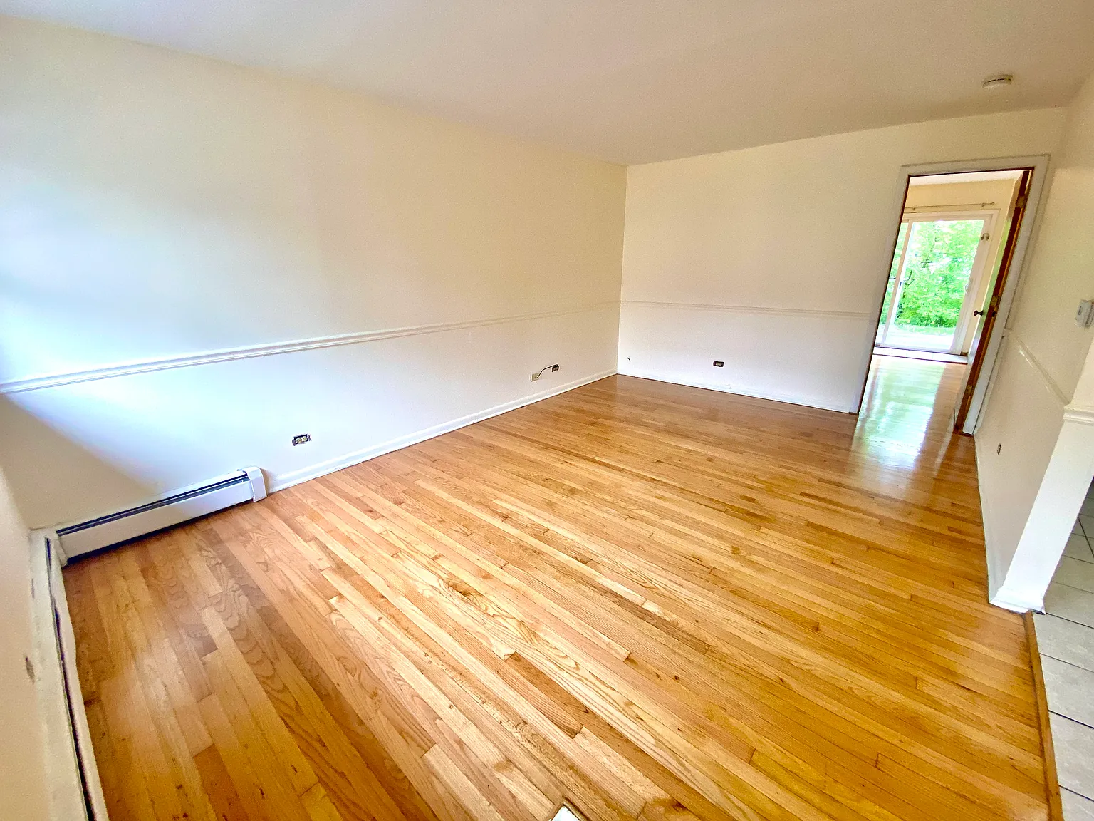 1 bed, 700 sqft, $1,300 — Photo 4