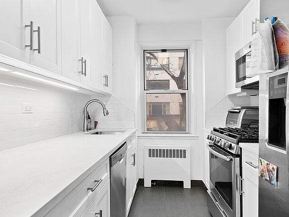3rd image of 177 E 75th St APT 2E