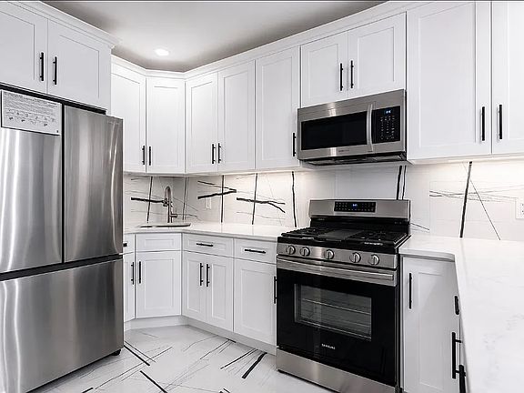 4th image of 189 Legion St #1