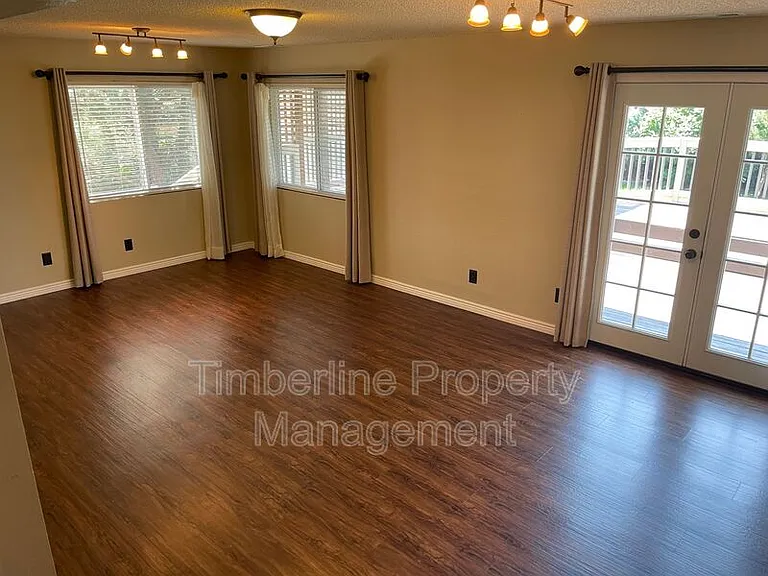 8322 Radcliff Dr — Photo 7