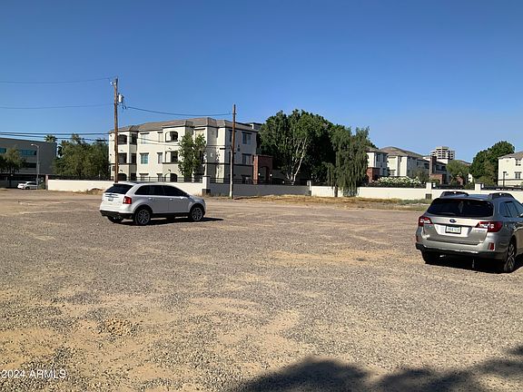 5th image of 330 E Flower Street #17