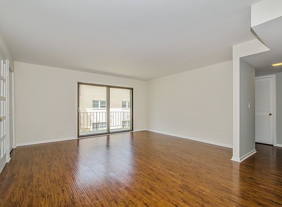 3rd image of 5320 W Windsor Ave APT 2B