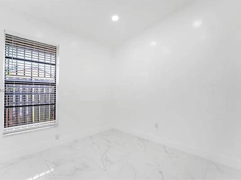 6742 NW 188th Ter #Townhouse 6742 — Photo 18