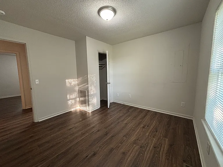 815 Woodlawn Ave — Photo 13