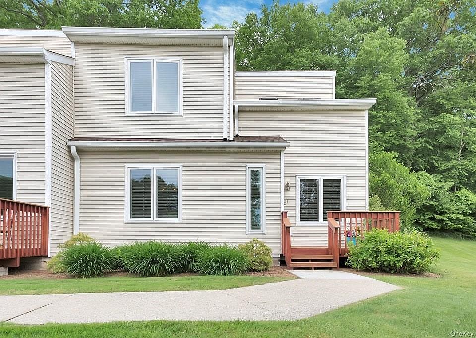 1st image of 301 Virginia Woods Dr