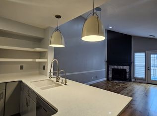 918 Harbor House Dr, Madison, WI 53719