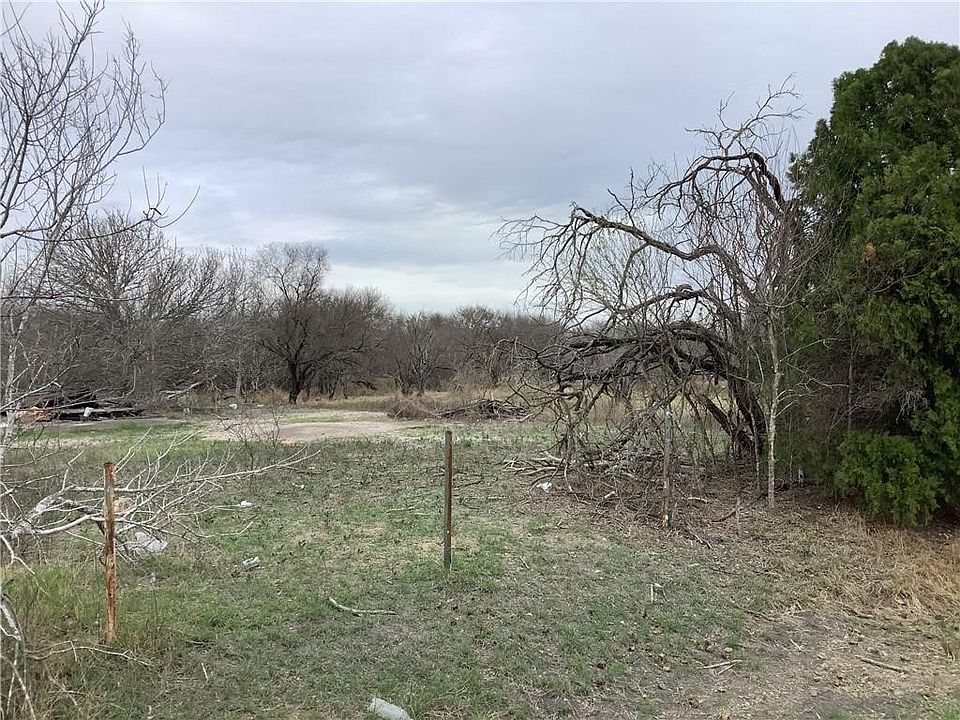 2nd image of 17 Chuckwagon Rd