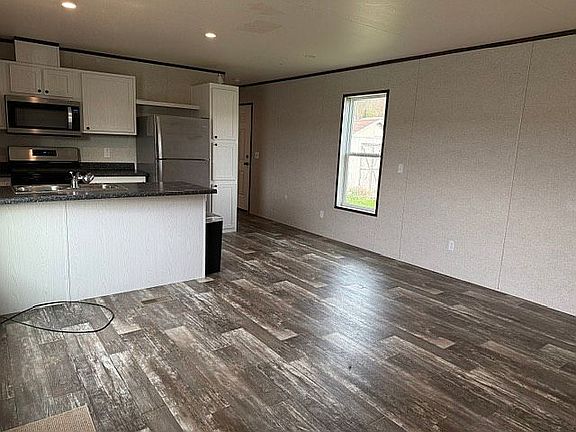 5th image of 102 N 30th St Lot 28