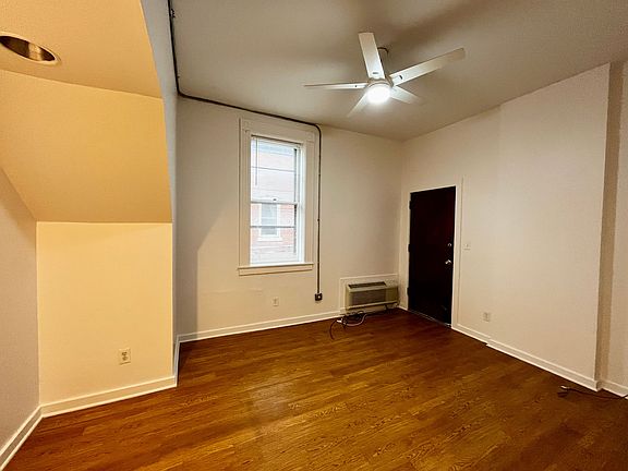4th image of 116 W Burnett Ave APT 3