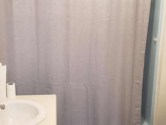 3rd image of 521 Primrose St #521