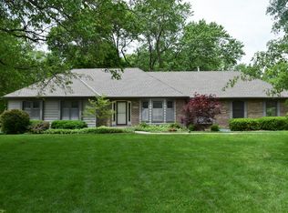5176 Mansfield Ln, Shawnee, KS 66203