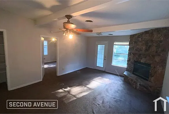 4 bed, 1795 sqft, $2,669 — Photo 2