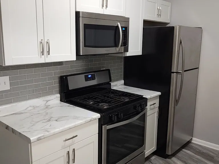 Kitchen - West Wall