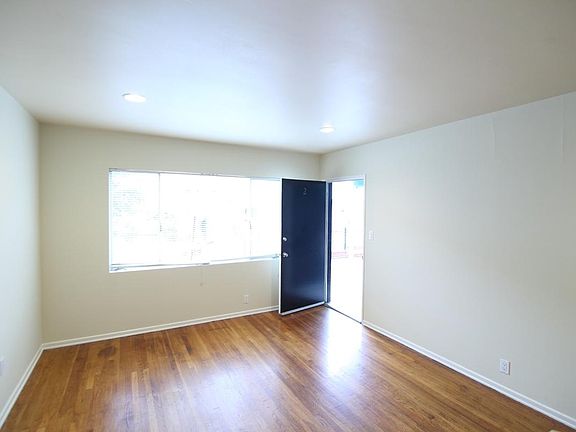 2nd image of 1746 N Mariposa Ave APT 3