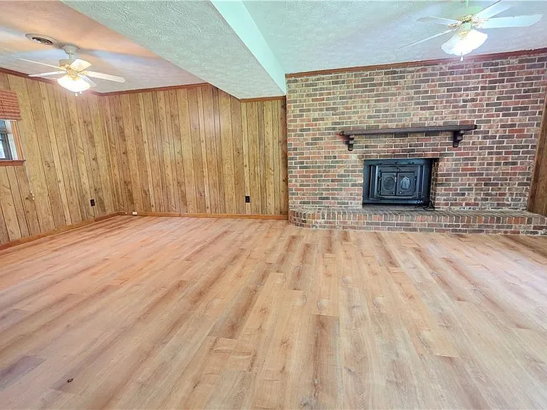 3533 Charlotte Dr — Photo 31