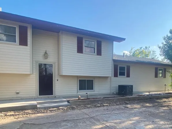 100 N Henderson St, Holcomb, KS 67851