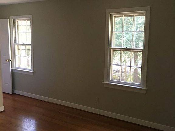 5th image of 417 Brighton Dr