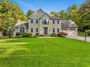 3 Hidden Ridge Rd, Lakeville, MA 02347