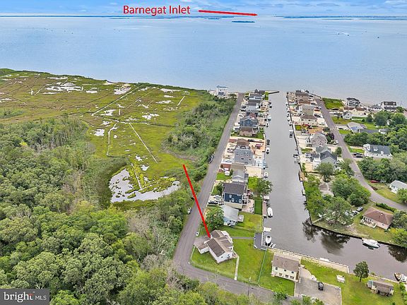 4th image of 18 Beacon Dr