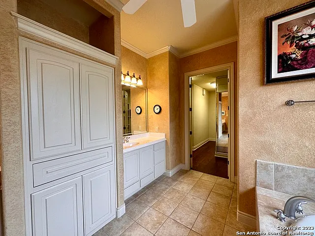 402 Cameron Cir — Photo 18