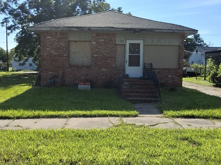 132 S Kaw Ave — Photo 1