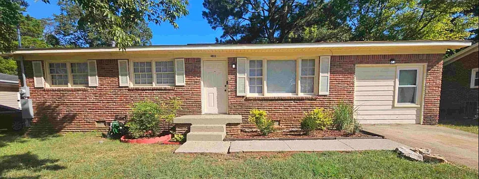 4 bed, 1.5 bath, 1266 sqft, $1,550 — Photo 1