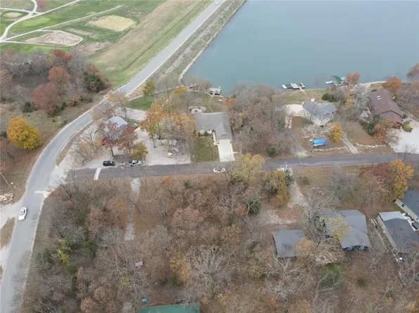 170 Mystic Valley Dr, Linn Valley, KS 66040