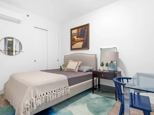 631 East 18th Street 2B image 3 of 6
