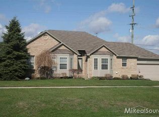 53183 Chesterfield Rd, Chesterfield, MI 48051