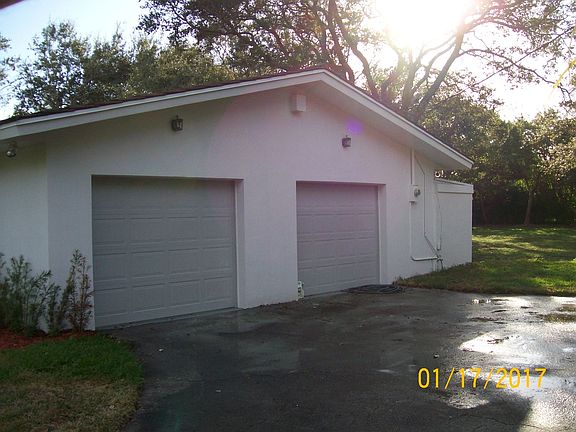 ATTACHED GARAGE