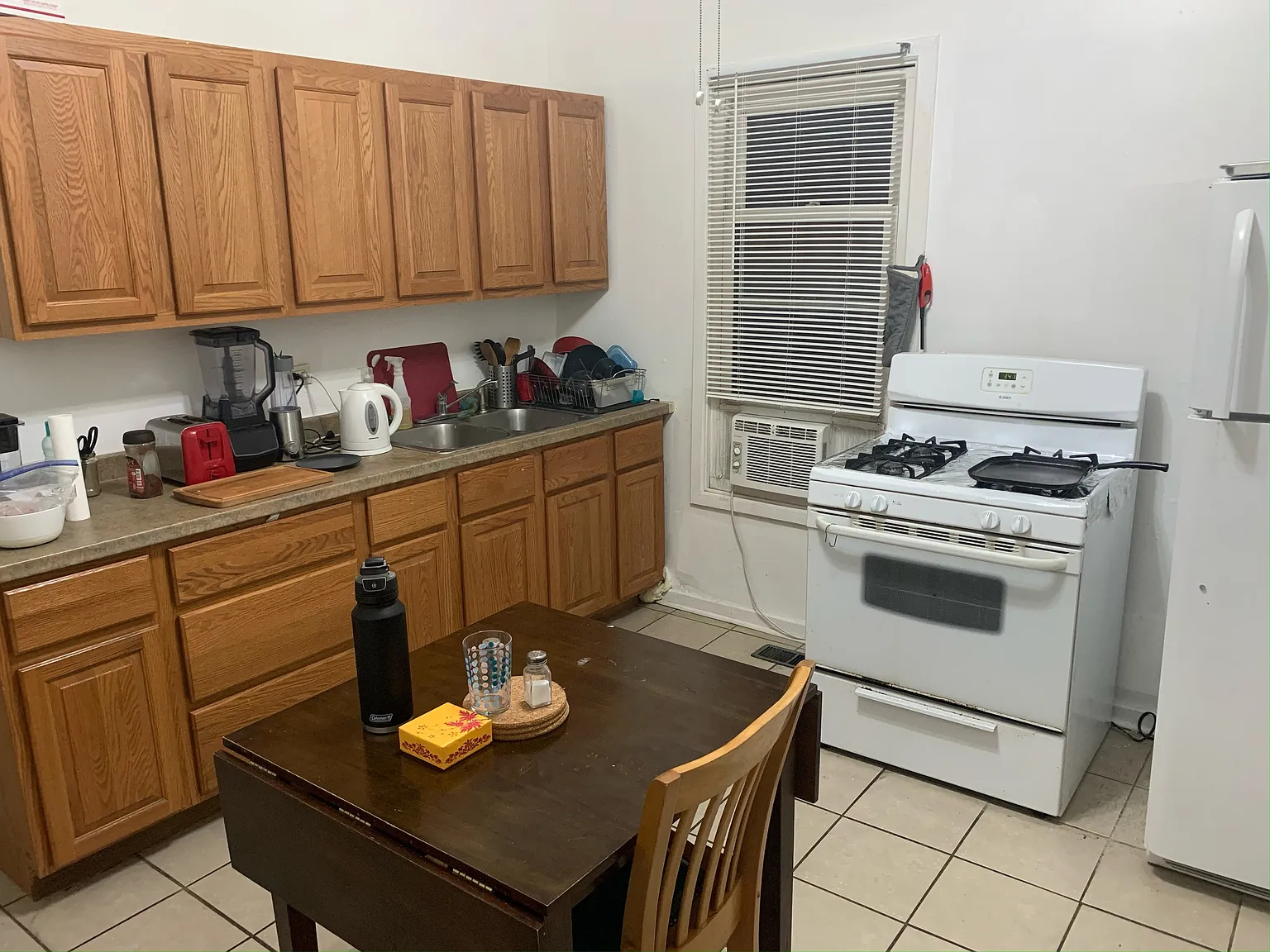 4 bed, 950 sqft, $735 — Photo 4