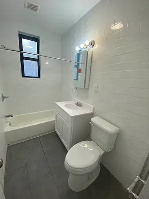 Rented by City Prime Commercial Realty  | media 6