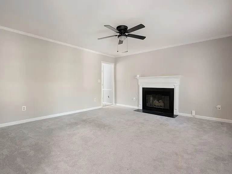 1 Trump Ct — Photo 4