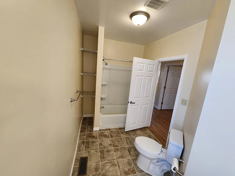 1945 Leishman Ave #1 — Photo 5