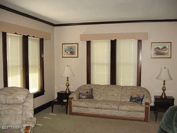 5th image of 401 E Court St