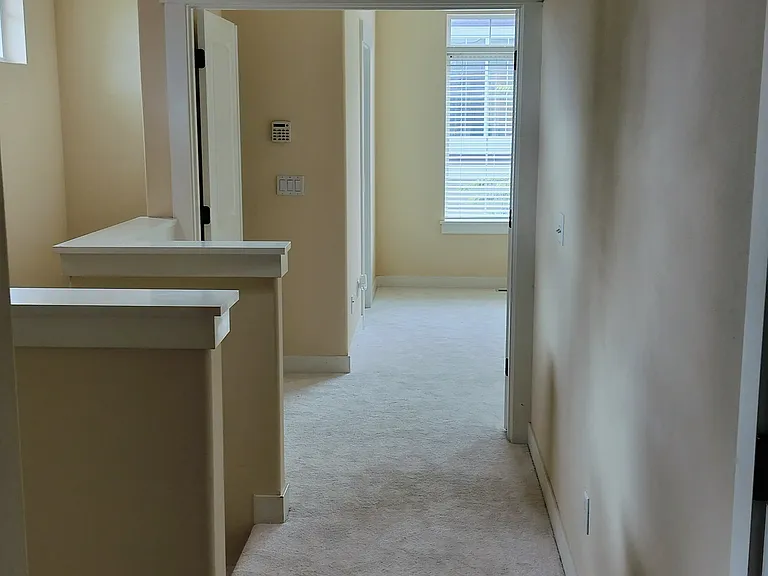 N Pointe Cir — Photo 4