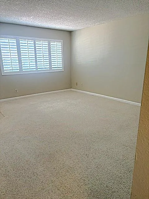 2 bed, 1.5 bath, 1025 sqft, $1,500 — Photo 3