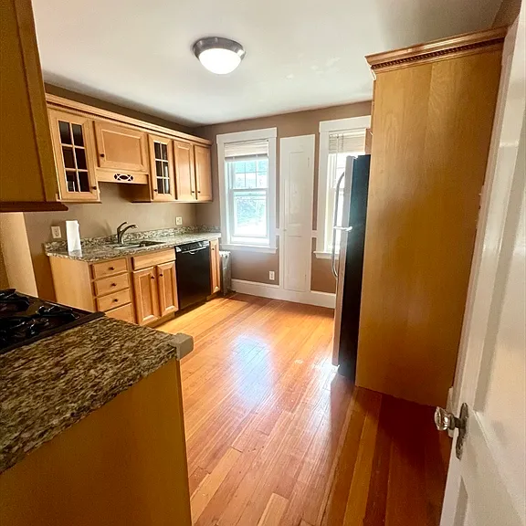 7 Summer St #2 — Photo 3