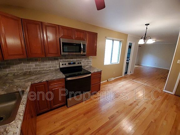 2nd image of 78 Hathorn Blvd