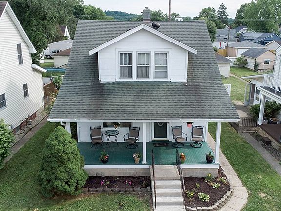 4th image of 558 Laurel St