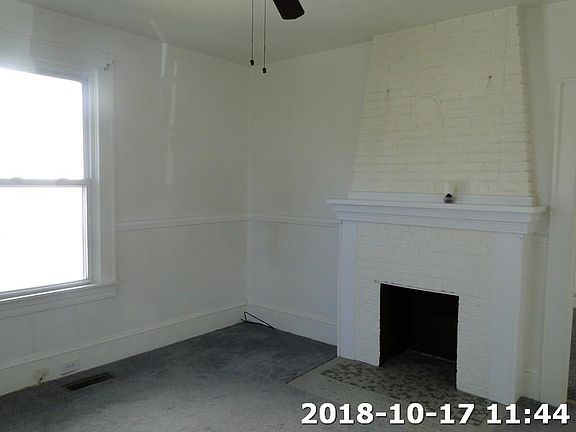 3rd image of 1134 15th St SE