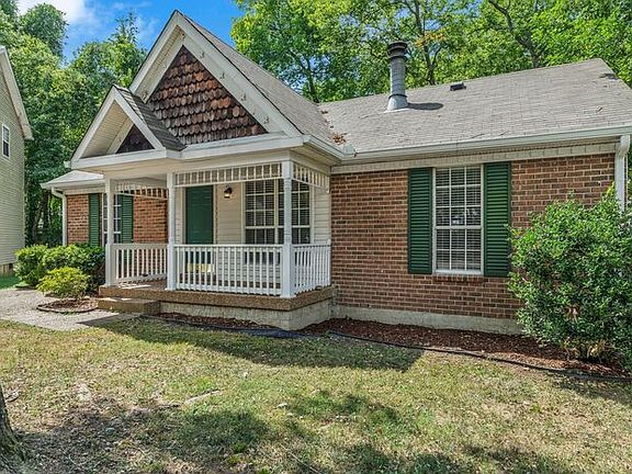 3rd image of 111 Brockhampton Ct