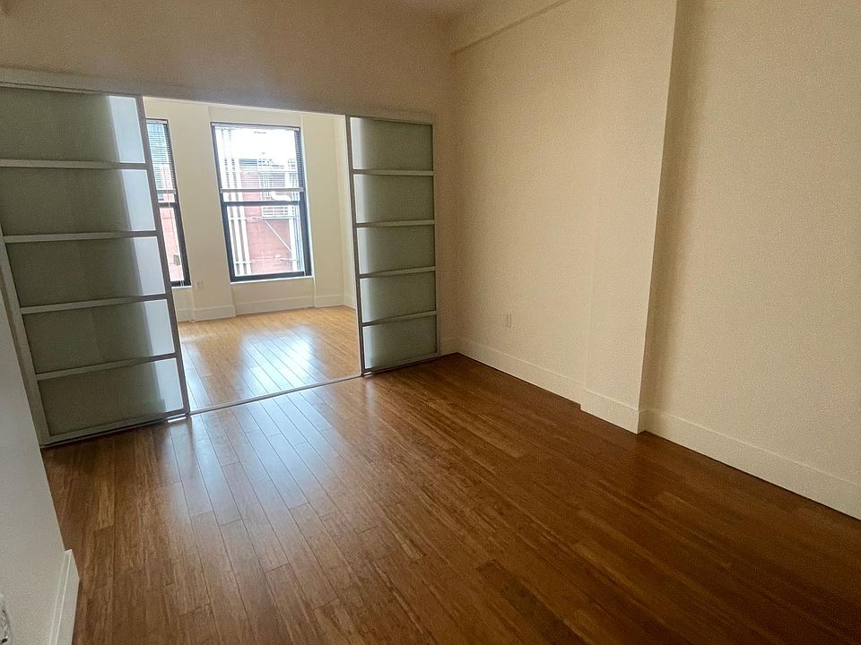 2nd image of 10 Winter St #1005