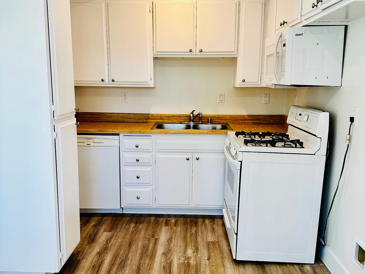 2 bed, 800 sqft, $2,650 — Photo 4