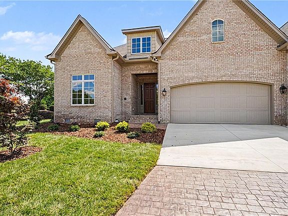 2nd image of 16 Creswell Manor Dr
