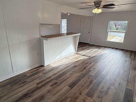 3rd image of 1511 SE 18th St