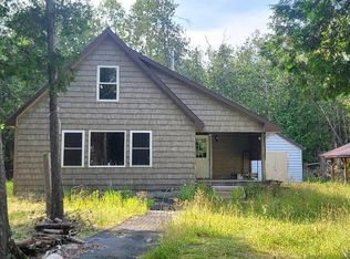 365 Rocky Rd, Bois Blanc Island, MI 49775